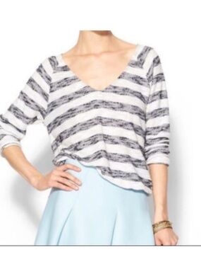 Sanctuary Striped V-Neck Long Sleeve Top in White and Navy